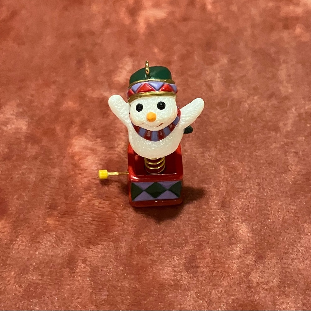 Vintage Hallmark Keepsake Miniature Snowy Surprise Ornament